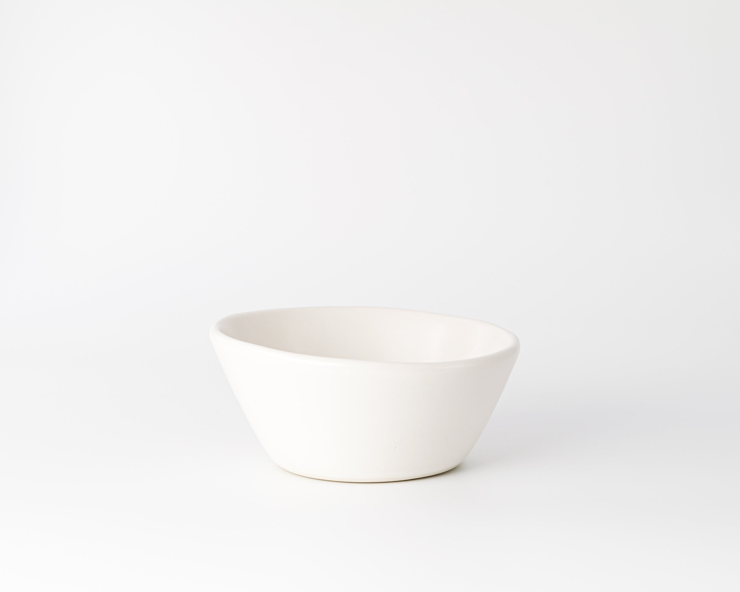 Haand 5 Piece Skali Coupe Dinner Setting, Handmade, Lead-free, glazed white porcelain